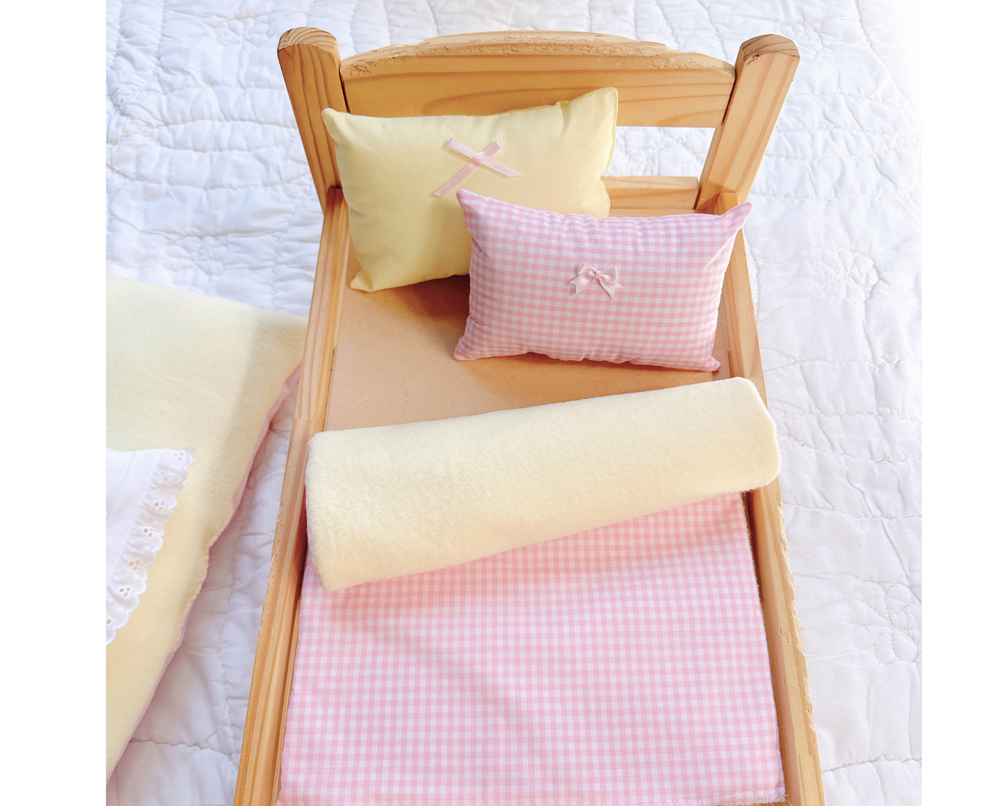 Signature Banana Milkshake - Pet Bed Full Set - Love Gives Back