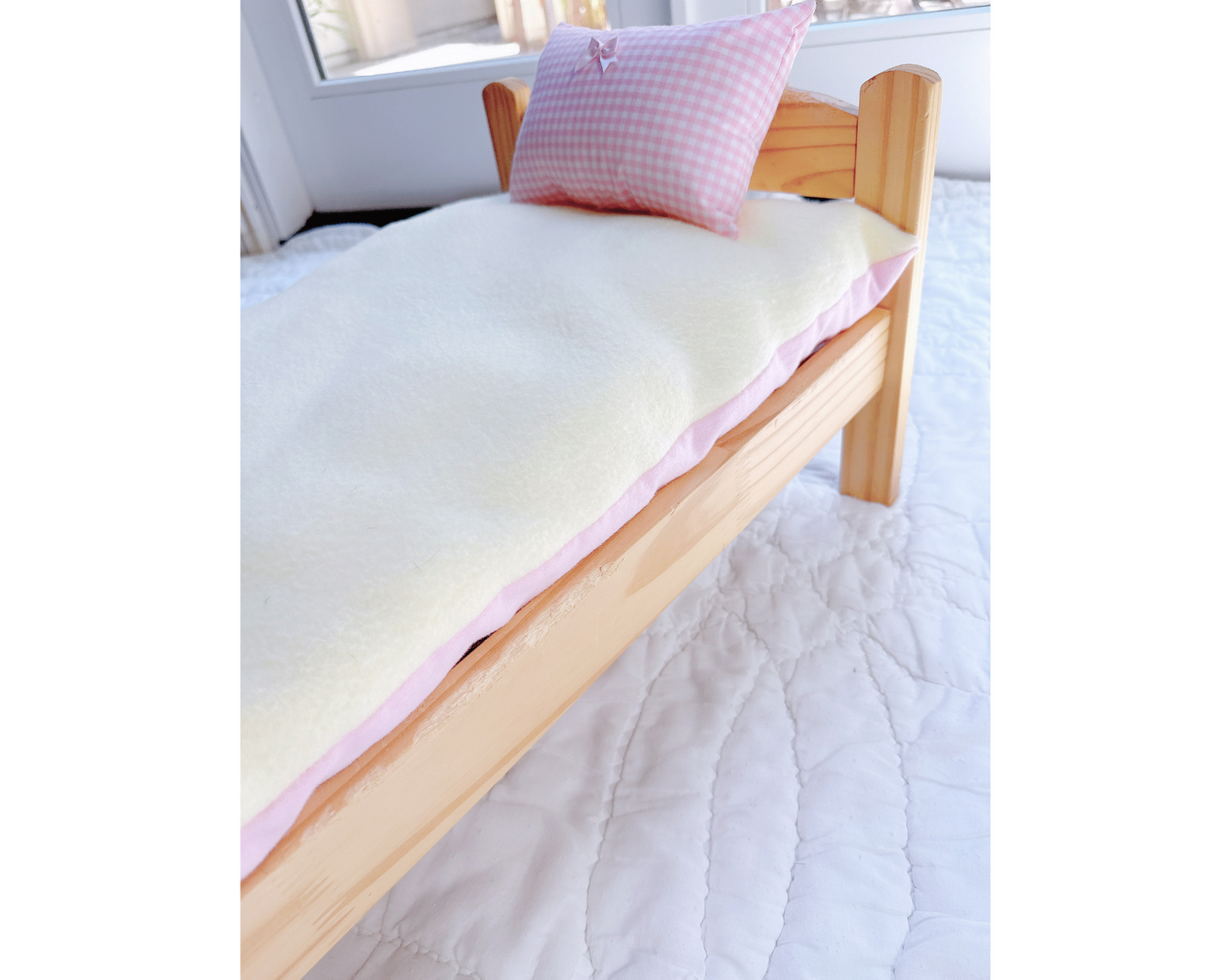 Signature Banana Milkshake - Pet Bed Full Set - Love Gives Back